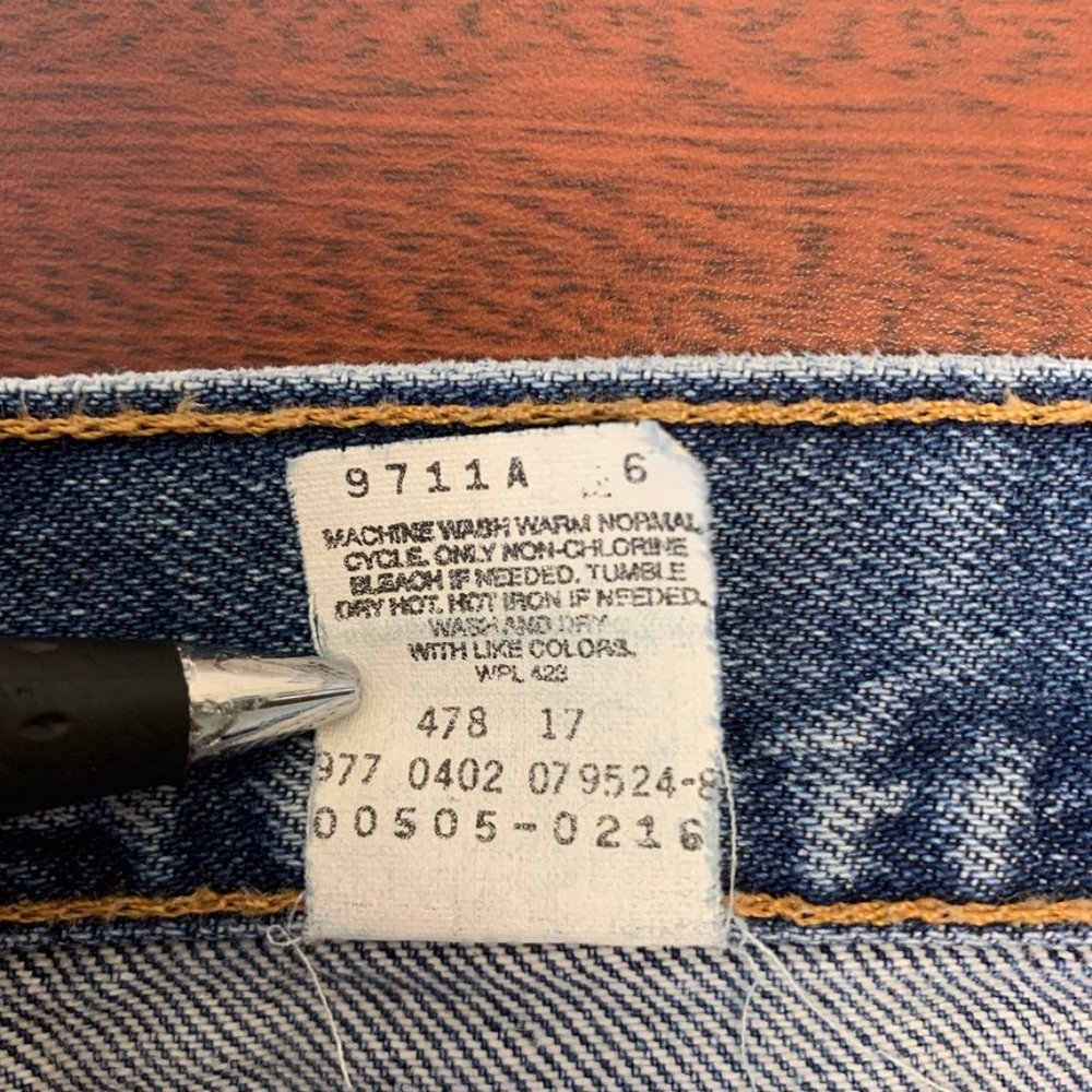 Vintage Men's 505 Levi's High Rise Mom Jeans - Picture 7 of 8